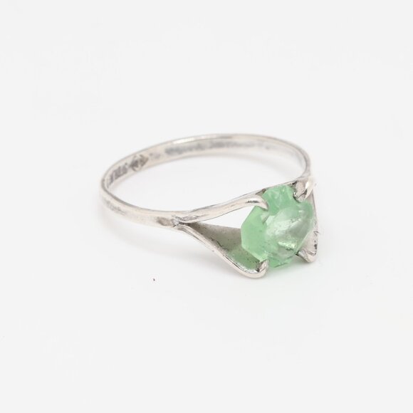 Vintage Sterling Silver Cushion Peridot/Glass Ring - Picture 2 of 6